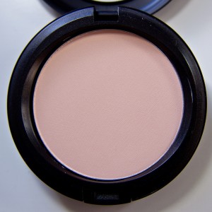 MAC_Red_Red_Red_Collection_Beauty_Powder_Hot_Sensation_Toxic_Tale_lipstick_02